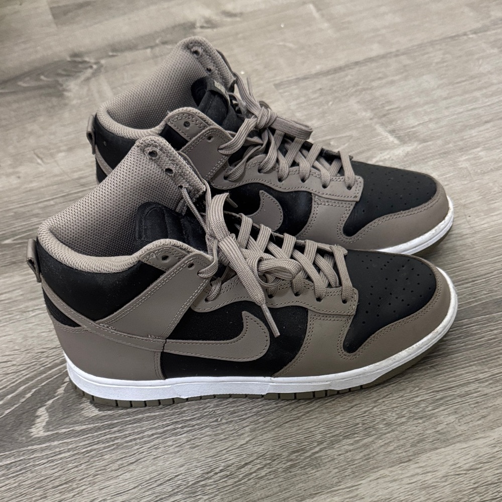 Nike women’s high top